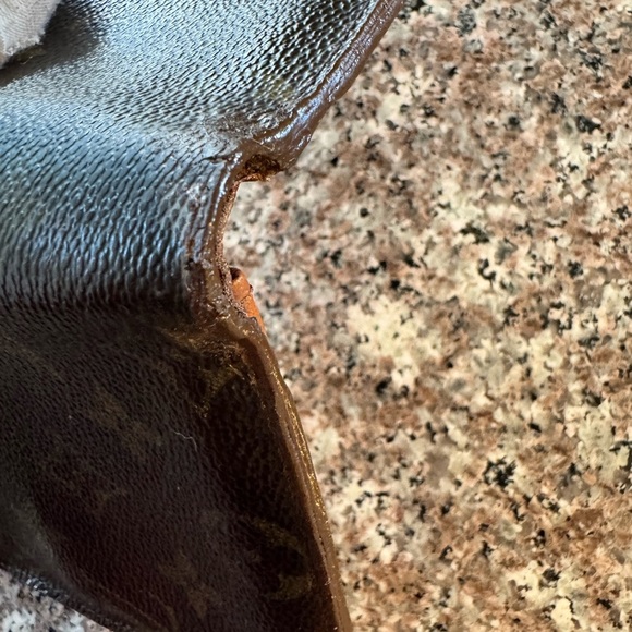 Louis Vuitton, men's monogram, bifold, wallet, vintage - Picture 5 of 17